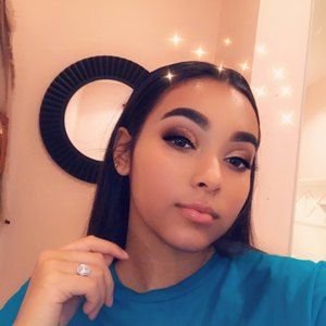 Meet your Posher, Anais